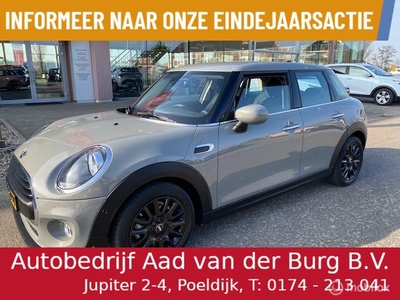 Mini 1.5 Mini Business Edition 5 drs /Navigatie/ Zwarte velgen/Parkeerhulp voor & Achter / Led dagrij lichten / Led achterlichten