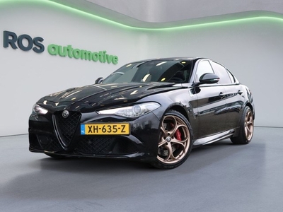 Alfa Romeo Giulia 2.9 V6 Quadrifoglio CARBON-PACK APPLE