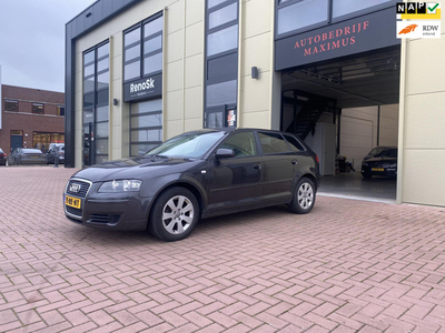 Audi A3 Sportback 2.0 FSI Ambiente / CRUISE CONTROL / CLIMA / BOEKJES+NAP