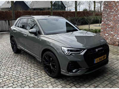 Audi Q3 35 TFSI S Line Pano Matrix B&O 20 Inch Zwart