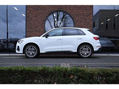 Audi Q3 45 TFSI e S edition Panoramadak, ACC, 360° Camera