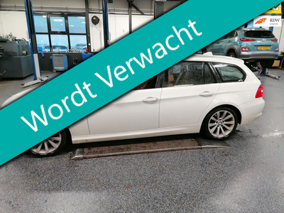 BMW 3-serie Touring 318i Corporate Automaat Leder Navi Xenon Historie