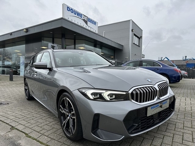 BMW 3 Serie Touring 330i M-sport NEW MODEL 330i