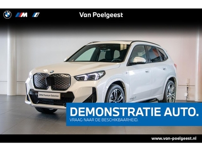 BMW iX1 eDrive20 M Sport Trekhaak Elektrisch schuifdak