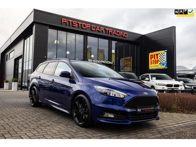 Ford Focus Wagon 2.0 ST, 19inch, 250 PK, PDC, NAVI