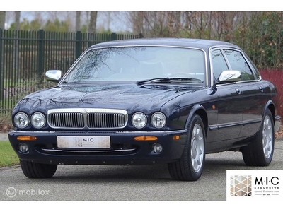 Jaguar XJR Daimler super V8 Inruil welkom.