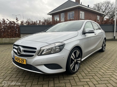 Mercedes A-klasse 180 Poolzilver ( 2012 ) Urban Pakket