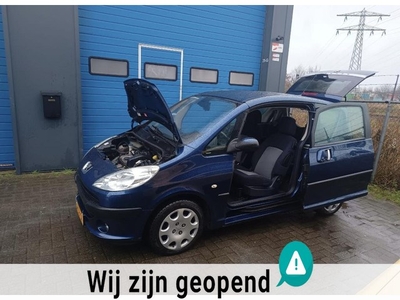 Peugeot 1007 1.4 Gentry