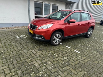 Peugeot 2008 1.2 PureTech Urban Cross