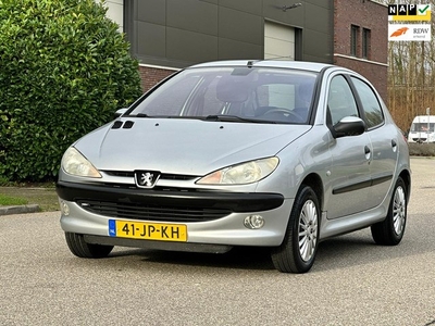 Peugeot 206 1.4 Gentry Automaat*98.000