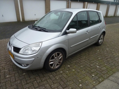 Renault Scénic 1.6-16V Dynamique Comfort