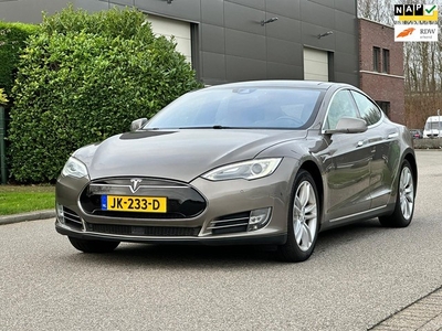 Tesla Model S Base