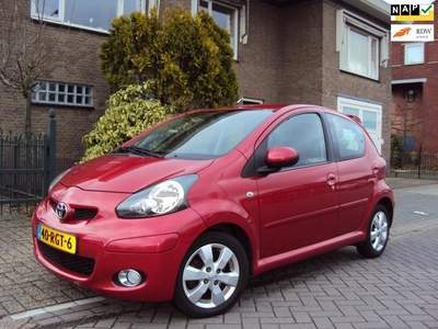 Toyota Aygo 1.0-12V Aspiration Red Navigator