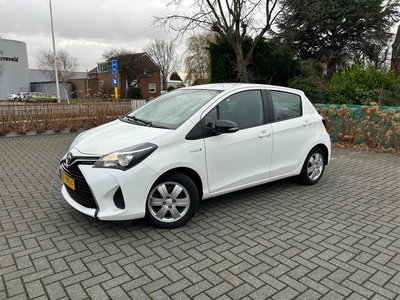 Toyota Yaris 1.5 Hybrid Now automaat airco