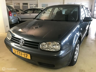 Volkswagen Golf 1.6-16V Comfortline