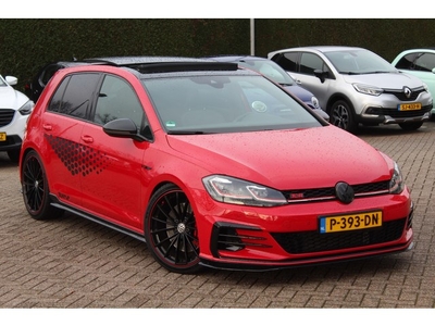 Volkswagen Golf 2.0 TSI GTI TCR / Akrapovic / Panoramadak /