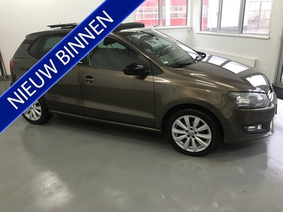 Volkswagen Polo 1.4-16V 5Drs STYLE. Bouwjaar 2011. Zeer