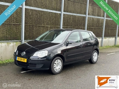 Volkswagen Polo 1.4-16V Comfortline NAP/AIRCO/NWE BANDEN