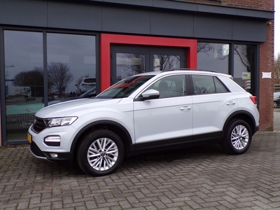 Volkswagen T-Roc 1.0 TSI Style Navi Trekhaak Parelmoer