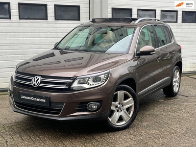 Volkswagen Tiguan 2.0 TSI Track&Field 4Motion / Pano /