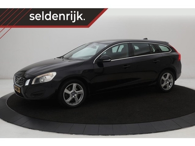 Volvo V60 1.6 T3 Momentum Leder Navigatie Climate