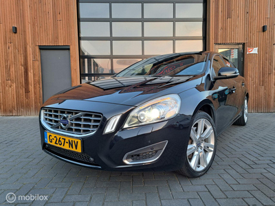 VOLVO V60 2.0 T5 240PK SUMMUM AUTOMAAT LEER XENON NAVI CRUISE