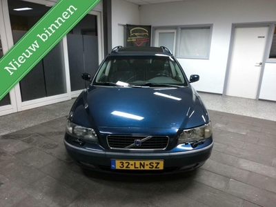 Volvo V70 2.4 Edition II dakje/ navi nwe Distributie en olie