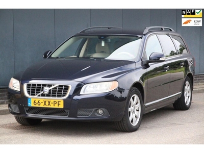 Volvo V70 2.5T Momentum Leer/Parkeersensor/Trekhaak