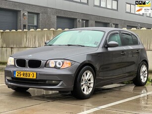 BMW 1-serie 118i High Executive Airco Parkeersensoren