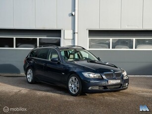 BMW 3-serie Touring 330i E91 Youngtimer l Monaco Blau Sport