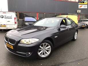 BMW 5-serie 520i High Executive / LEER / SP VLG / HAND