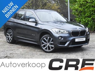 BMW X1 sDrive20i / automaat / 2e eig. / HUD / pano-dak /