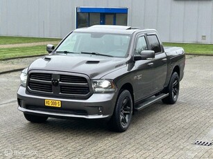 Dodge Ram 1500 4X4 5.7 V8 4x4 Crew Cab 5'7 sport edition