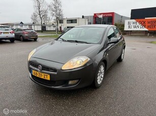 Fiat Bravo 1.4 T-Jet Corporate Incl een nieuwe APK!