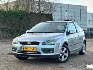 Ford Focus 1.6-16V First Edition/NAVI/SCHERM/VELGEN