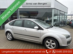 Ford Focus 1.6-16V Futura, airco, cruisecontrol, nette