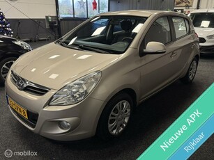 Hyundai i20 1.4i i-Motion 5 DEURS / AIRCO / NIEUWE APK /