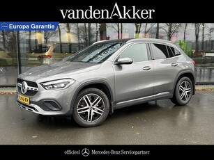 Mercedes-Benz GLA 200 Luxury // Panoramadak // Distronic //