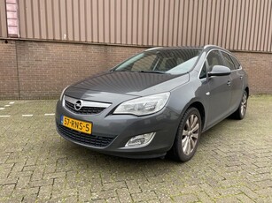 Opel Astra Sports Tourer 1.4 Cosmo Navi Cruise AIRCO Leer