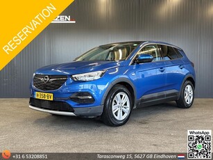 Opel Grandland X 1.2 Turbo Business Executive € 7.950,-