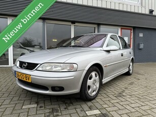 Opel Vectra 1.6-16V Business Edition