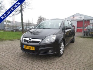 Opel Zafira 2.2 Essentia Nette Auto (bj 2005)