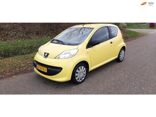 Peugeot 107 1.0-12V XR 1 .weinig km 42000 1 eigenaar