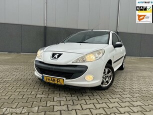 Peugeot 206 + 1.1 XR/APK/