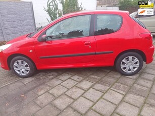 Peugeot 206 + 1.4 XS met maar 117000km