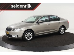 Skoda Octavia 1.0 TSI Ambition Stoelverwarming Trekhaak