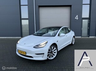 Tesla Model 3 Long Range AWD 75 kWh Pearl White in BTW Pano