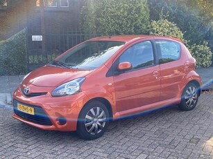 Toyota Aygo 1.0 VVT-i Comfort Orange 2012 Airco! 5-deurs!