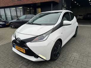 Toyota Aygo 1.0 VVT-i x-play CAMERA AIRCO LED BLUETOOTH