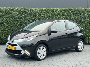 Toyota Aygo 1.0 VVT-i X-PLAY NL AUTO, NAP, 5-DEURS, CAMERA